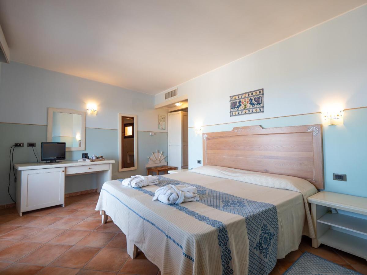 Hotel Luci Del Faro Calasetta Luaran gambar